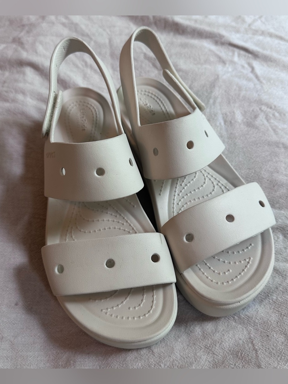 Crocs Women's Brooklyn 4U Platform Sandals Shoes in Stucco Cream size 7 strappy - Picture 3 of 9